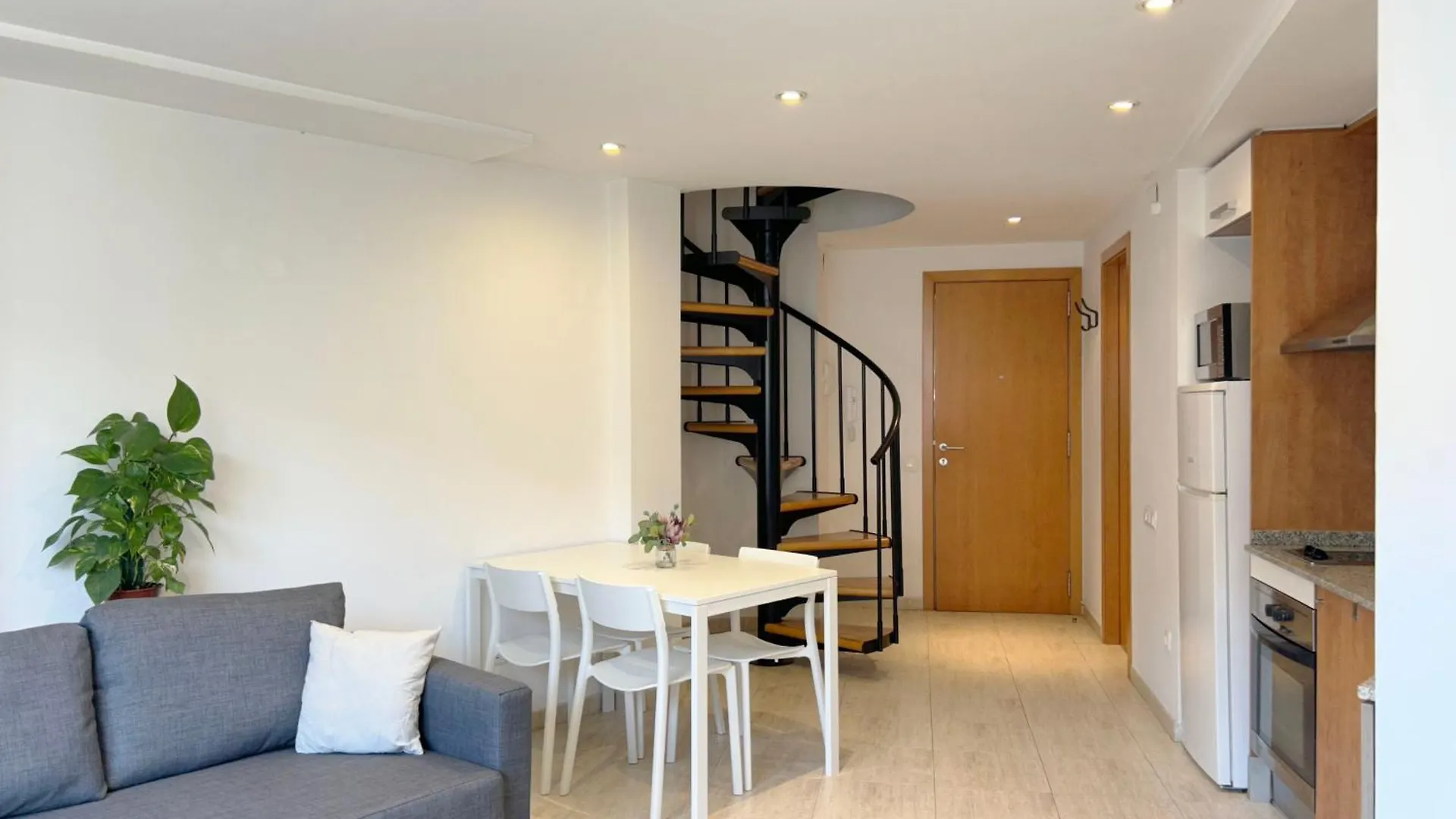M3 Centrico Y Con Terraza Apartment Terrassa